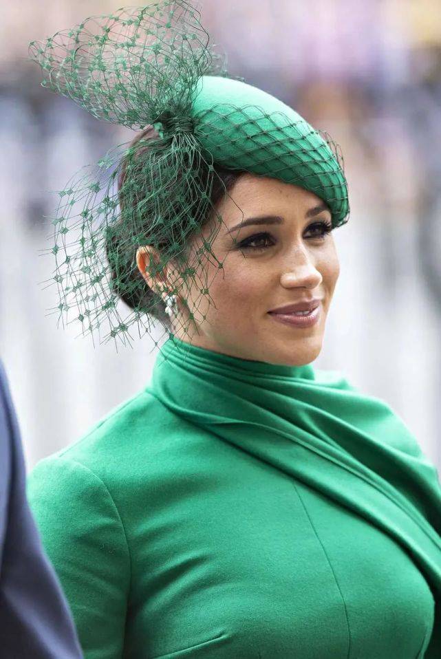 王室|哈里梅根又想做公众人物？退出王室后现身，梅根气质不如凯特