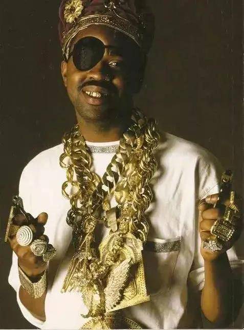 王冠|60万美金的塑料王冠！嘻哈珠宝真的有这么值钱吗？