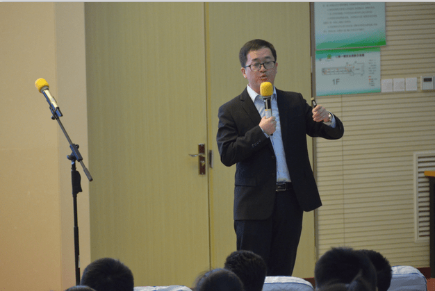 合伙|山东未来心理咨询事务所罗清军老师为德润中学开展讲座