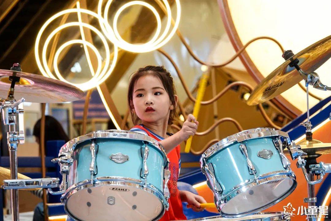 服装|闪光少年为亚运助力，这些小童星真的很燃！