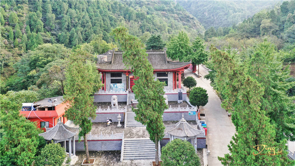 终南山下化羊庙草堂寺附近少为人知的风水宝地深山古寺庙
