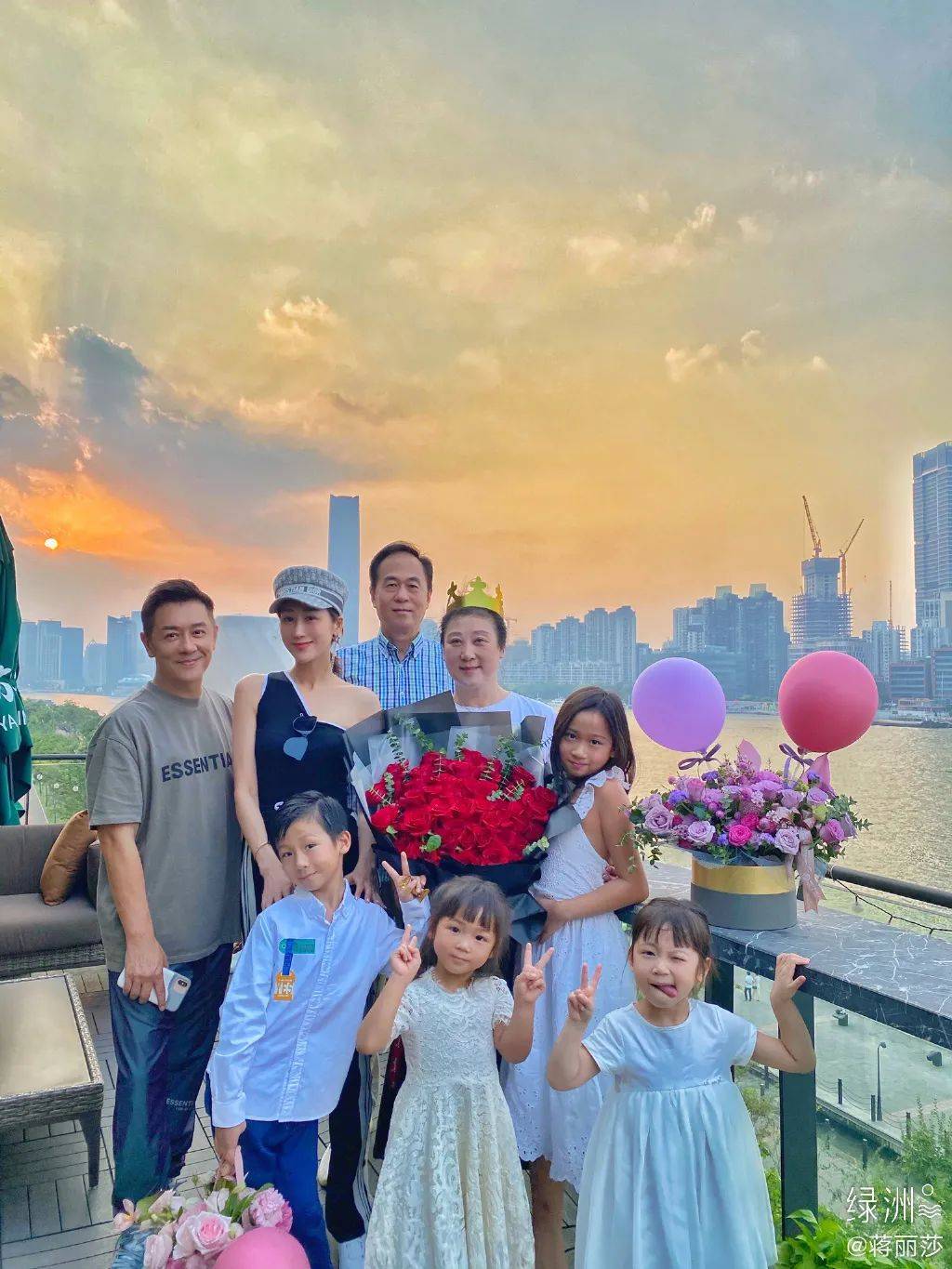 直播|陈浩民老婆直播翻车，网店疑卖假首饰，连包装都是山寨版