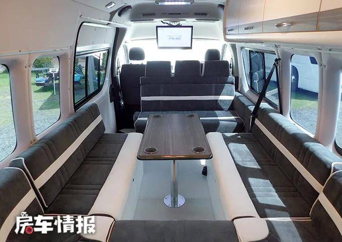 丰田海狮房车高度2米3,2.7l汽油 4at,客厅能坐11人