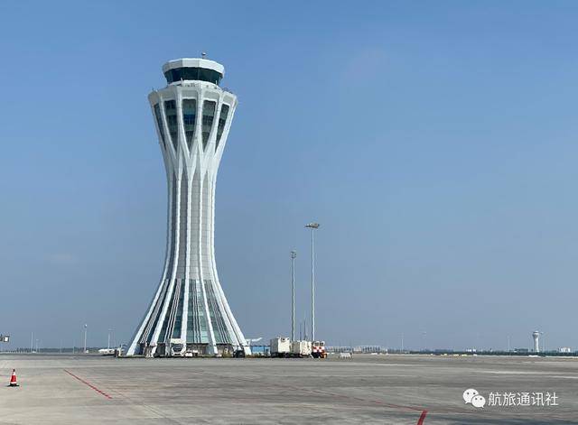 同时,大兴机场东塔台也在今天正式运行,大兴机场从此迈入东塔台,西塔