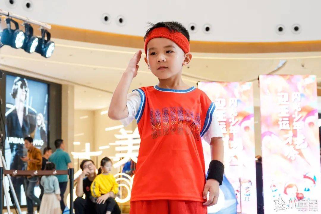 服装|闪光少年为亚运助力，这些小童星真的很燃！