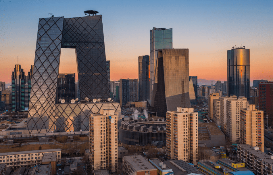 北京gdp2020超越上海_北京上海车展美女(3)