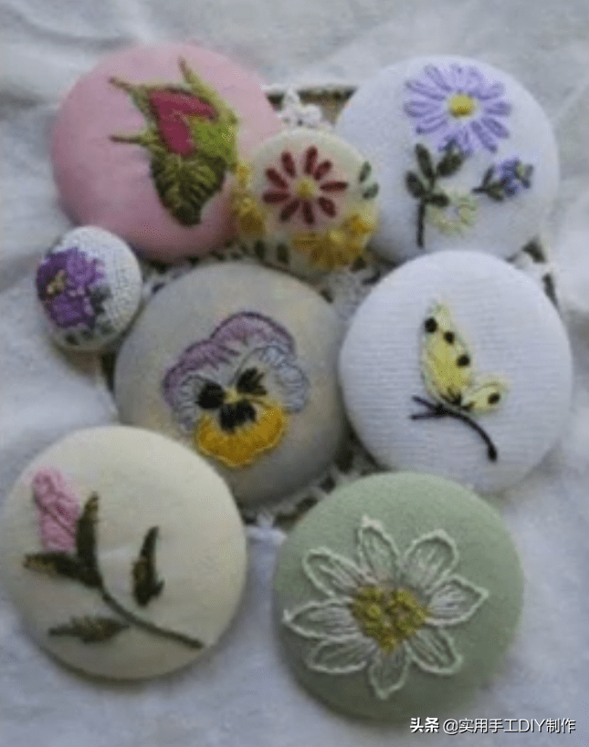 刺绣|「刺绣作品」100个迷人时尚的刺绣纽扣，装饰衣物美美的