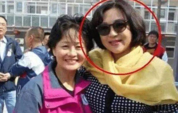 少林|原创30年前，被李连杰抛弃的前妻黄秋燕，如今怎么样了？