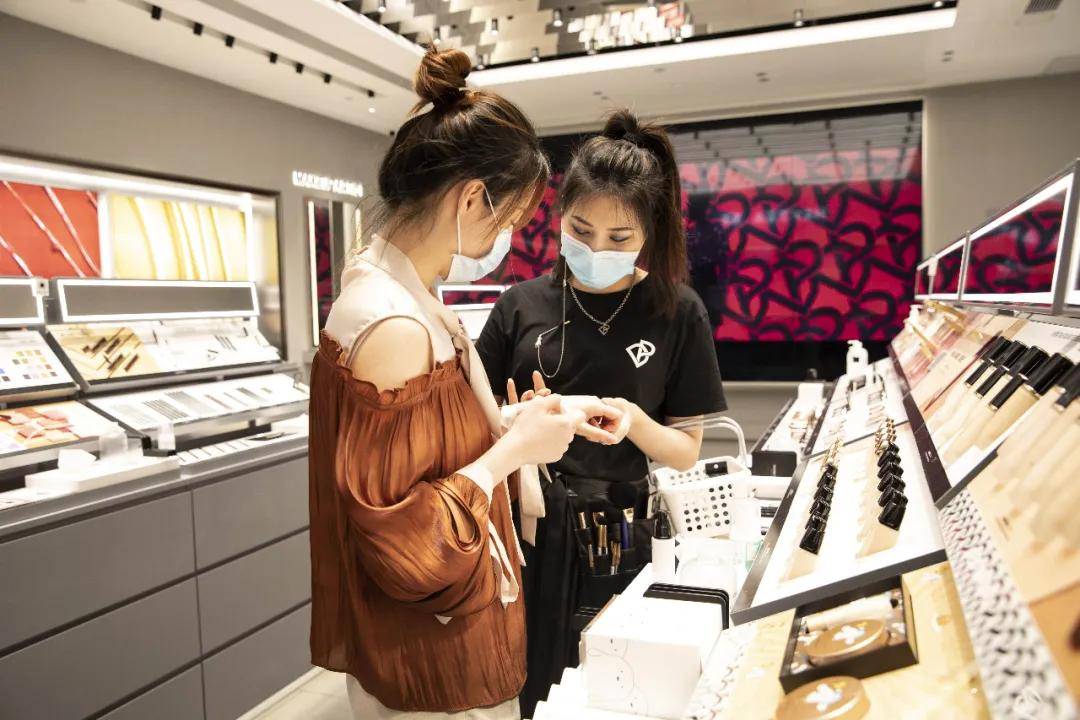 from|抢它！火遍全网的「完美日记」来襄阳了，你还不知道吗？