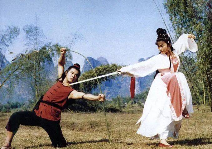 少林|原创30年前，被李连杰抛弃的前妻黄秋燕，如今怎么样了？