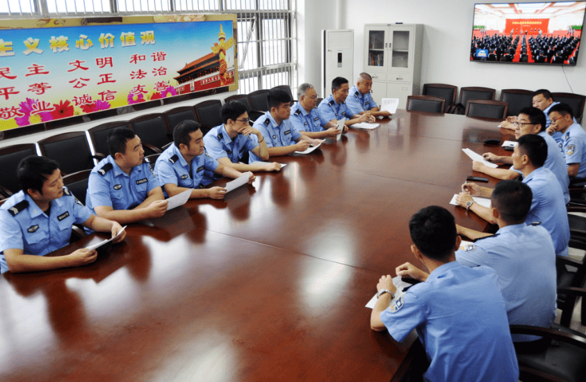 巢湖监狱:高举警旗,将习近平总书记重要训词精神转化为全体民警实际