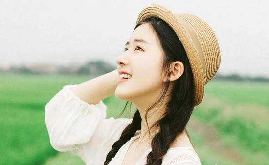 赵露思|发量王者赵露思的减龄搭配你也可以学