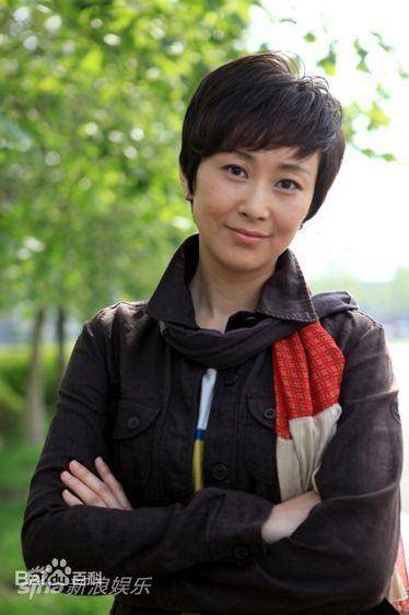 福建籍著名女演员董晓燕在《幸福满屋》中饰贾美美