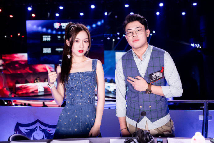 水友|KPL：女解说舆论接二连三，天云服装店涉抄袭？款式风格都不换