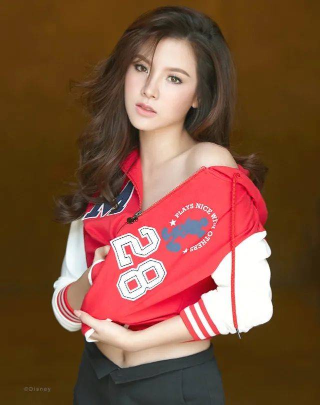 平采娜|甜美，婀娜，可御可纯，拥有1/4华人血统的她颜霸泰国娱乐圈！