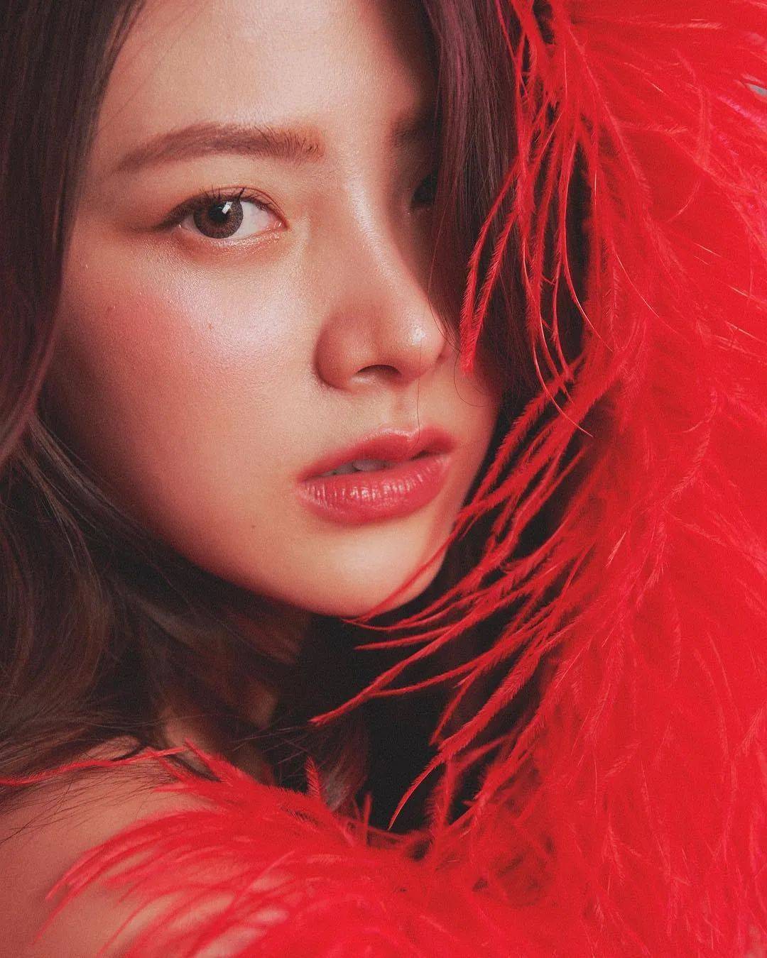 平采娜|甜美，婀娜，可御可纯，拥有1/4华人血统的她颜霸泰国娱乐圈！