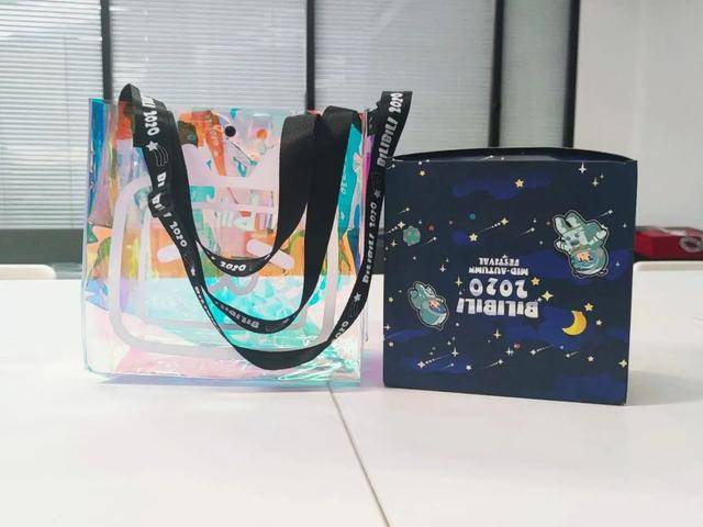 礼盒|开箱大赏，这届互联网月饼行不行？