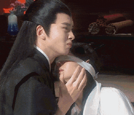 素素|原创陈宥维拒与女搭档拥抱，遭尔冬升怒怼：靠脸吃饭，你有梁朝伟帅么