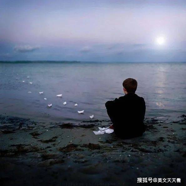 凝望尘世 不也是一份幸福 一人,一马,一天涯 一山,一树,一云霞 孤独的