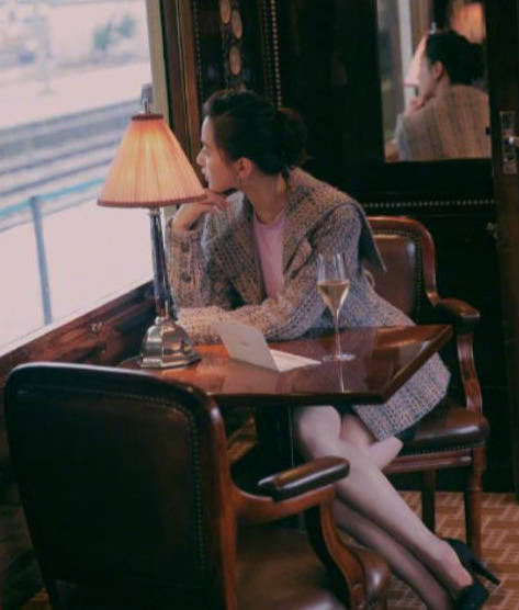 气质|刘诗诗经典服饰,适合本人气质,礼服私服都驾驭得很出色