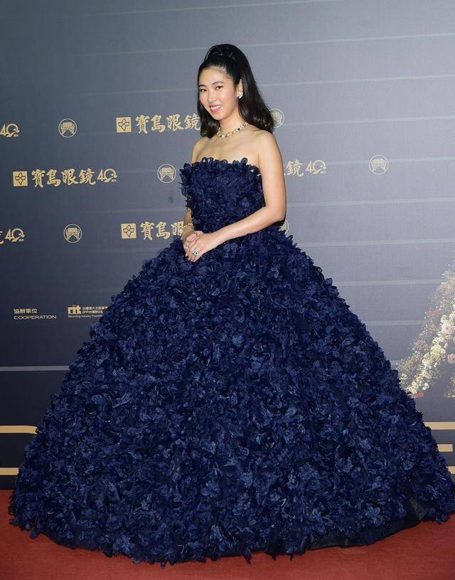 珠宝|珠宝品牌金曲奖上金光暗淡，香奈儿戴出洗剪吹风格，宝格丽搭出尴尬