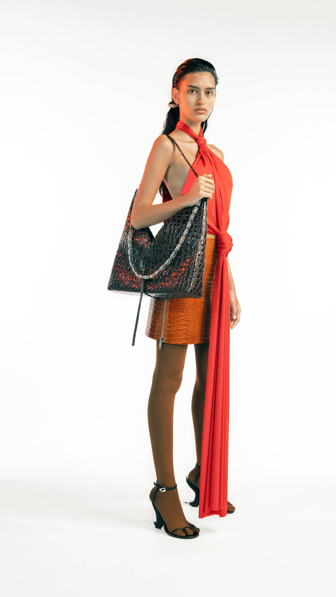 消息资讯|纪梵希全新发布2021春夏男女装成衣系列