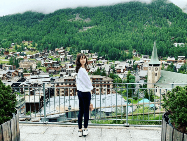 章泽天|被曝作弊挂科 章泽天维权要300万