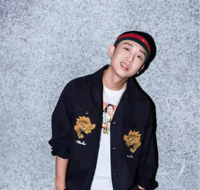 消息资讯|原创《中国有嘻哈》28岁歌手法老与17岁女高中生恋爱?本人发文回应了