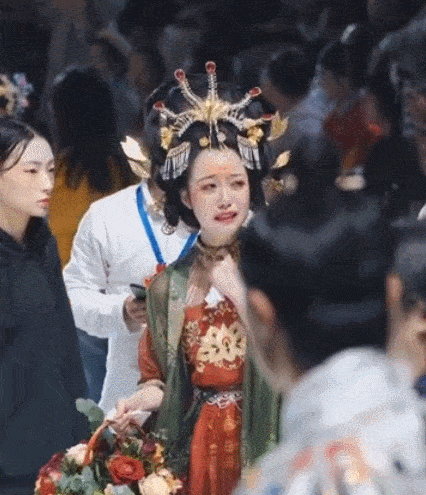 刘亦菲|鞠婧祎跨梯队艳压刘亦菲?!贵圈最美最美仙女落泪怕是要换人了...