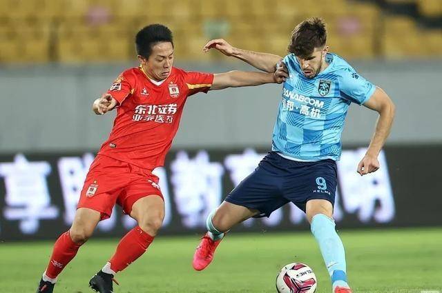 谭龙戴帽塞尔吉尼奥首球长春亚泰4比0南通支云重回榜首