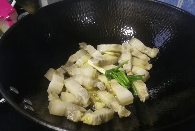 怎么把肉炒的松软 da6ad5b7ab2e496db0c5a551606ce411.png