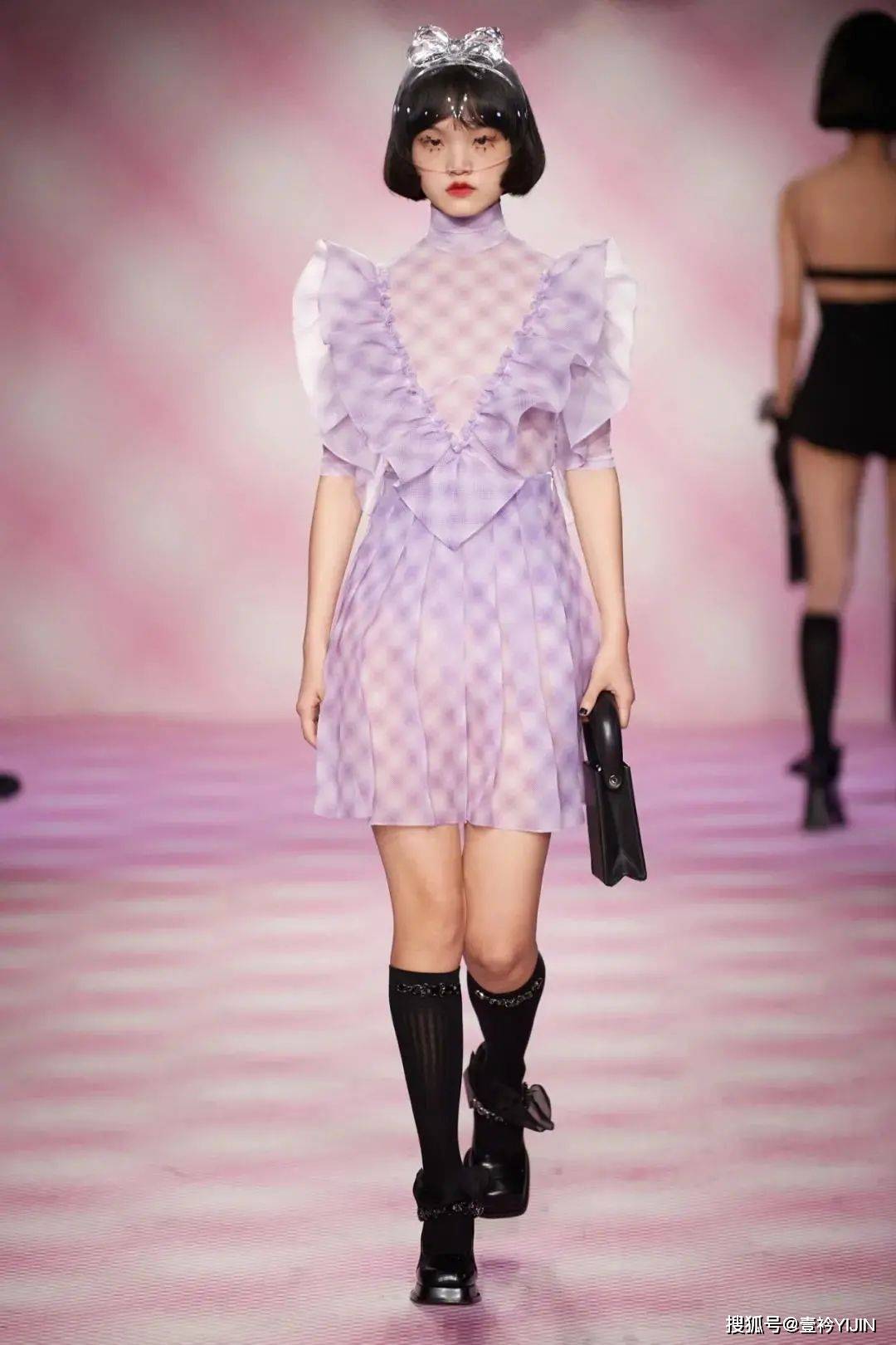 速报|秀场速报 | SHUSHU/TONG女孩请起立，最新系列她来了！