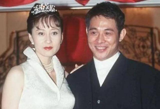 女儿晒身材自称交通锥，看完脸，终于明白李连
