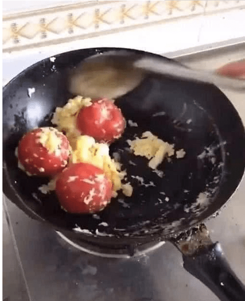 原创
幽默笑话:同学妈妈说玩了一天饿不饿啊?饿了就快点回家吃饭吧