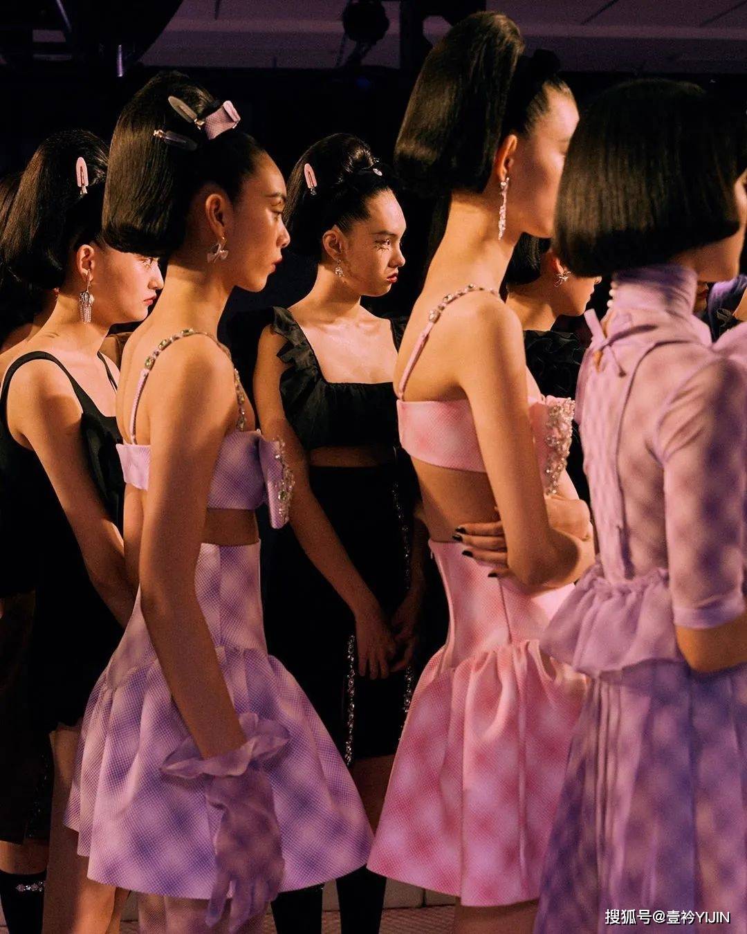 速报|秀场速报 | SHUSHU/TONG女孩请起立，最新系列她来了！