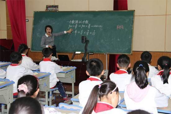 观点|小学成绩排班里“多少名”才算合格，听了老师的观点，瞬间明白了