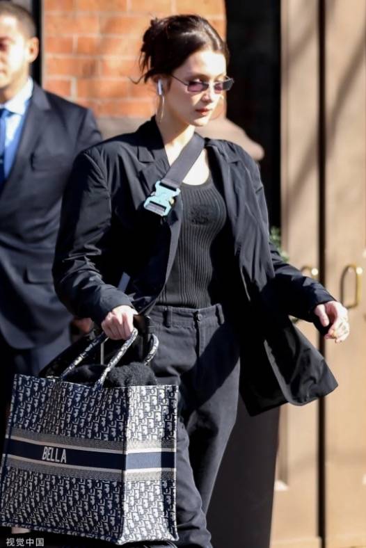 All|全黑穿搭不单调？这3个方法刘雯要和你聊一聊！