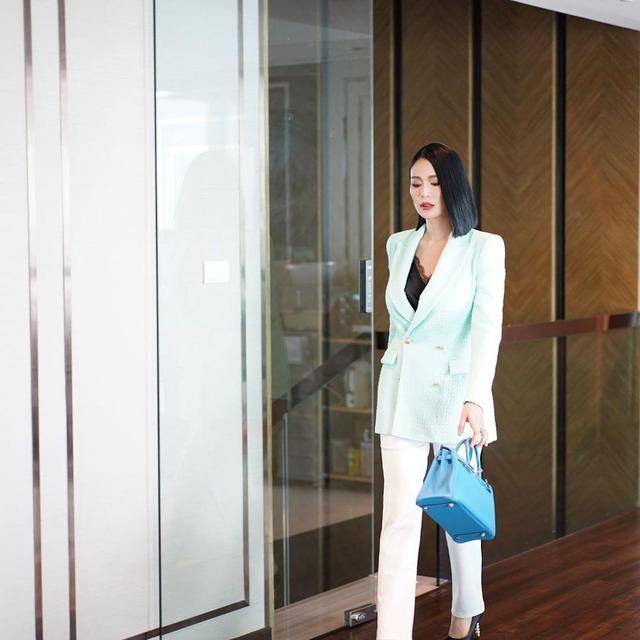 钻石|泰国环球小姐冠军出炉!她戴75万钻石大王冠,穿高开叉红裙秀长腿