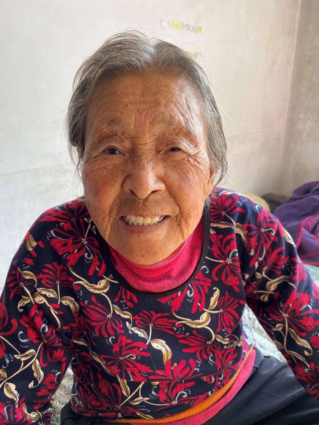 清水慈善为瓦房店祝华街道送爱心物资