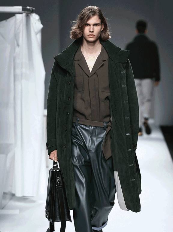 款式|抱怨靴子太磨脚？这双袜靴材质轻柔造型百搭，让你双脚踩地新体验