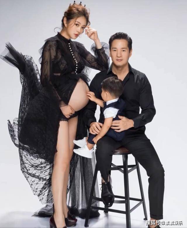 连换|安以轩和百亿老公晒幸福孕妇照：连换6套服装，辣妈风格很明显