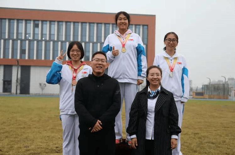 西安高新一中实验中学西安高新第一中学新校区首届综合实践活动会圆满