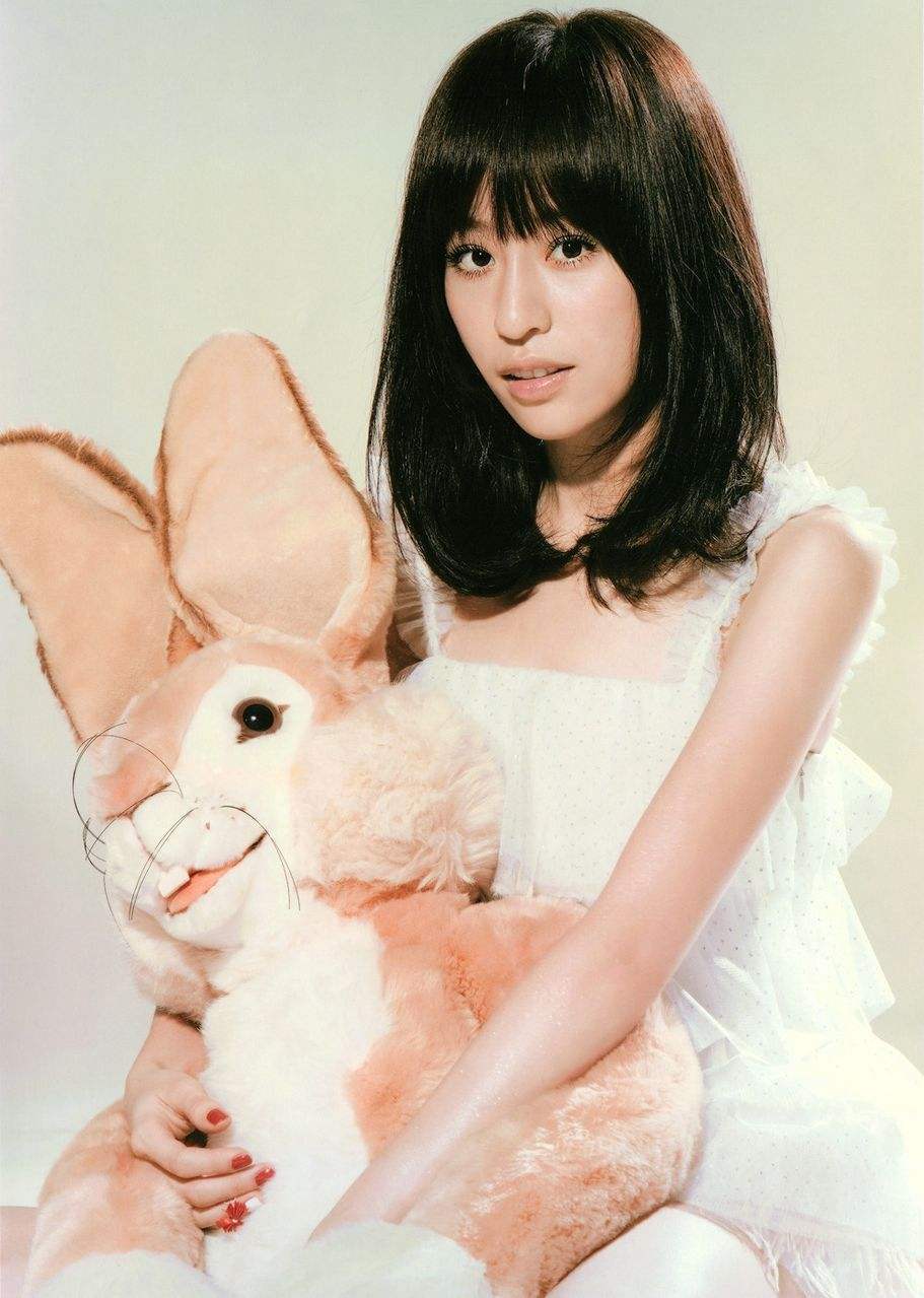 38岁王心凌晒健身照，20年少女身材未变，但颜值