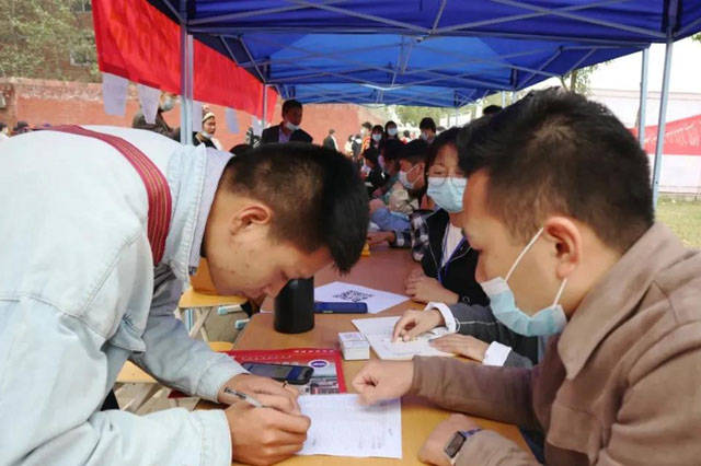 消息资讯|南阳科技职业学院喜迎2020级新同学