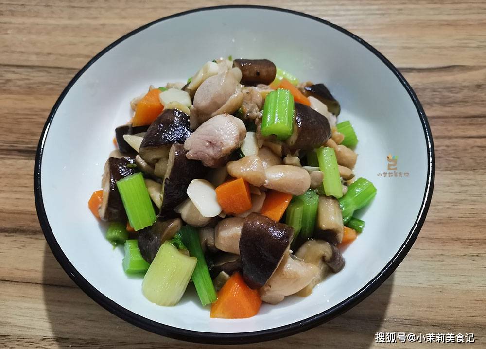 原创炒香菇时,牢记"3不放",难怪炒出的香菇不鲜不香,别再做错了