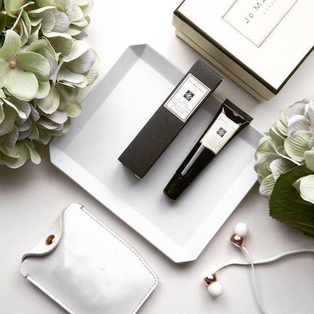 嘴唇|一进秋天,嘴巴比脸还干!用了它,男朋友整天捧着我的嘴亲