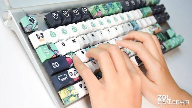 国风配色 扎实体验丨樱桃MX BOARD 8.0机械键盘