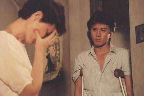 瘾君子贾宏声:伍宇娟为他下跪,周迅因他崩溃,43岁跳楼身亡