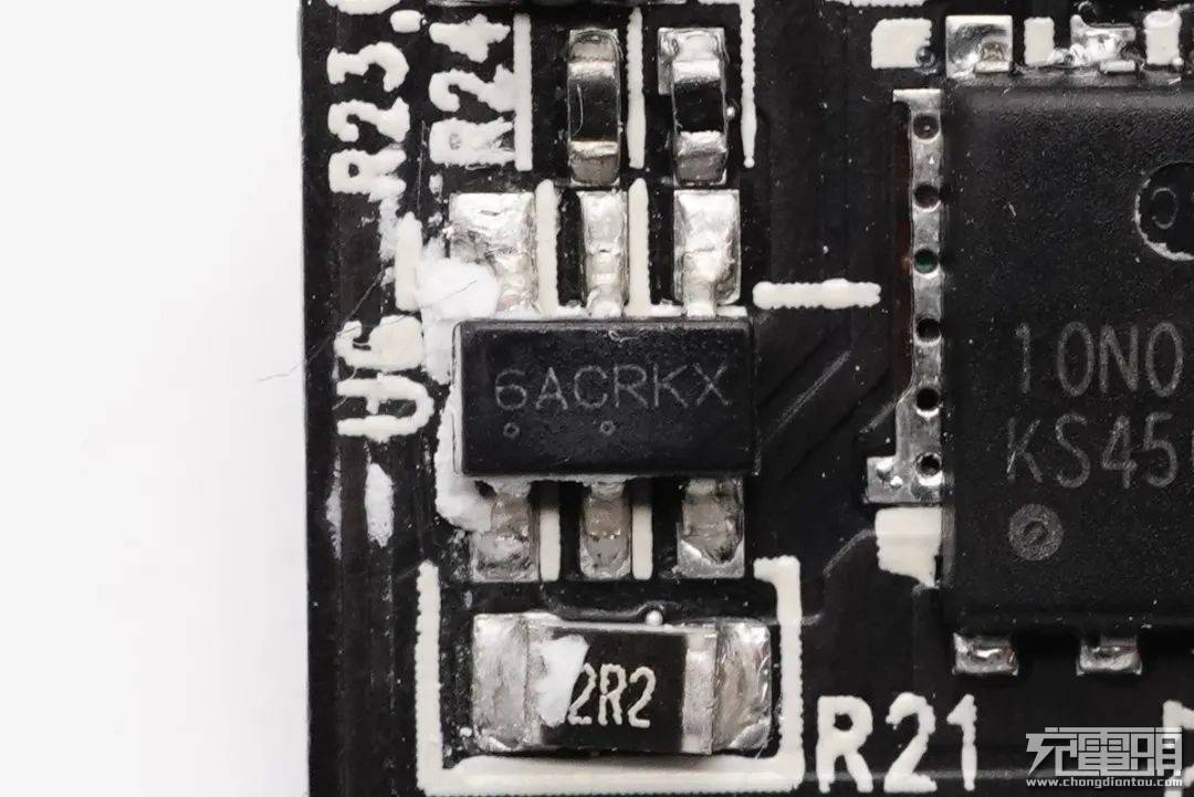 设计|拆解报告：UIBI柚比30W 1A1C氮化镓快充充电器