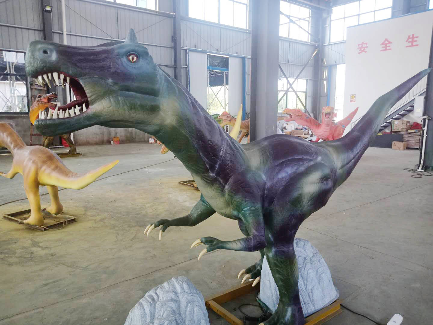 明洋雕塑:湖北首家仿真恐龙厂家,创新工艺备受市场欢迎!